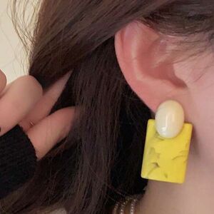Geo stud earrings N150